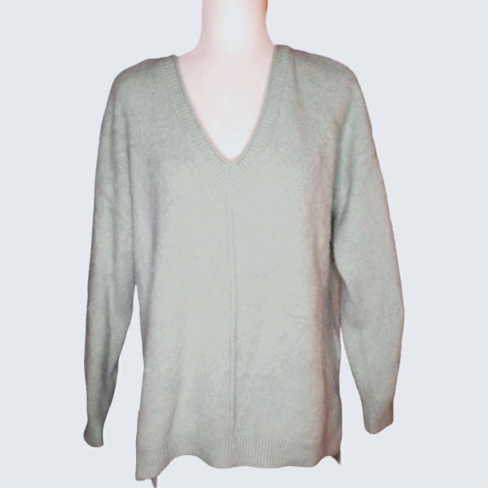Max Studio Sweater V-Neck Long Sleeve Green Size Medium